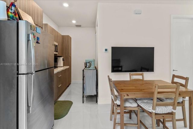 6680 NW 102nd Path, Doral, FL 33178