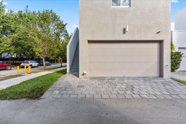 6680 NW 102nd Path, Doral, FL 33178