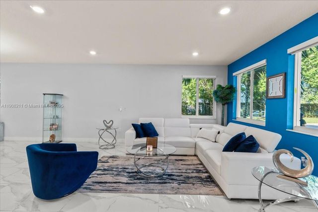 6680 NW 102nd Path, Doral, FL 33178