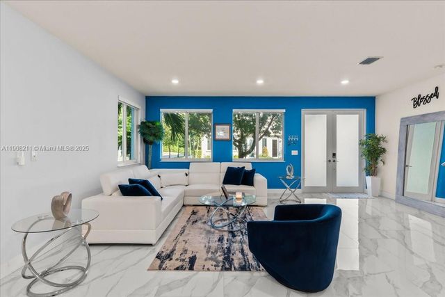 6680 NW 102nd Path, Doral, FL 33178