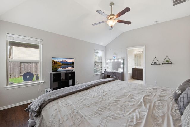 3050 Hawthorne Glen Lane, League City, TX 77539