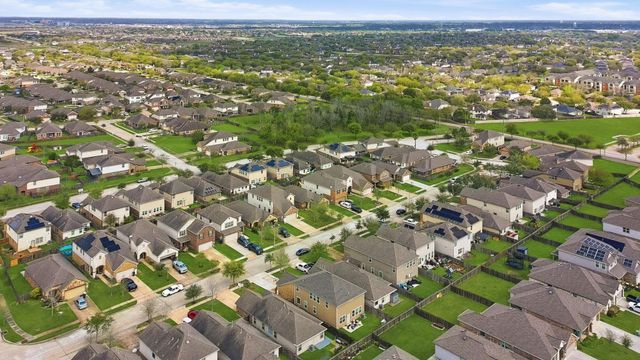 3050 Hawthorne Glen Lane, League City, TX 77539