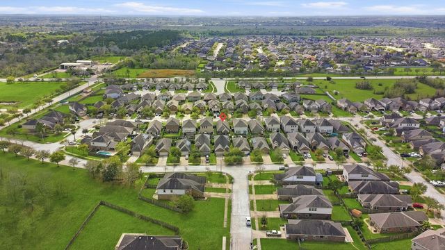 3050 Hawthorne Glen Lane, League City, TX 77539