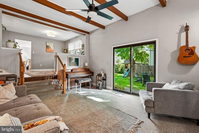 6 OLD TOWN RD, Cherry Hill, NJ 08034