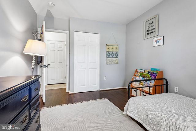 6 OLD TOWN RD, Cherry Hill, NJ 08034