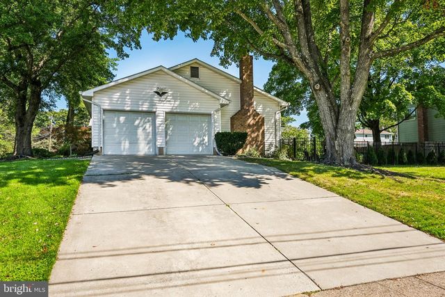 6 OLD TOWN RD, Cherry Hill, NJ 08034