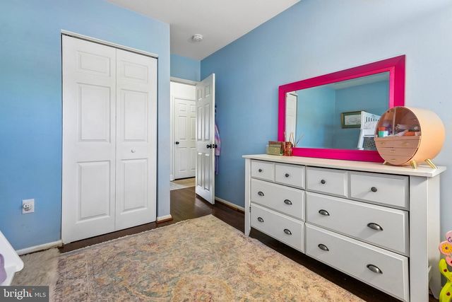 6 OLD TOWN RD, Cherry Hill, NJ 08034