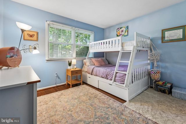 6 OLD TOWN RD, Cherry Hill, NJ 08034