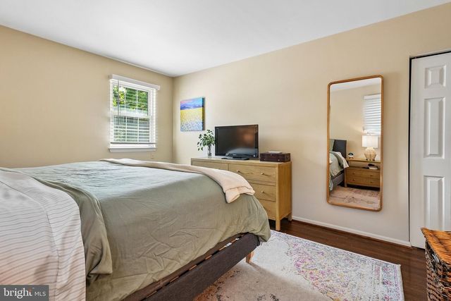 6 OLD TOWN RD, Cherry Hill, NJ 08034