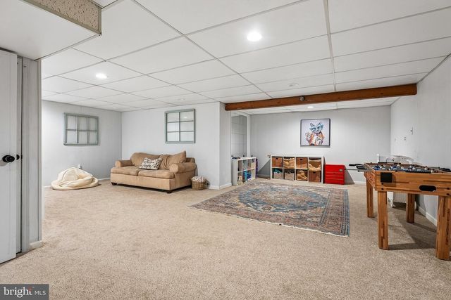6 OLD TOWN RD, Cherry Hill, NJ 08034