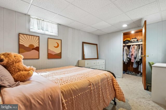 6 OLD TOWN RD, Cherry Hill, NJ 08034