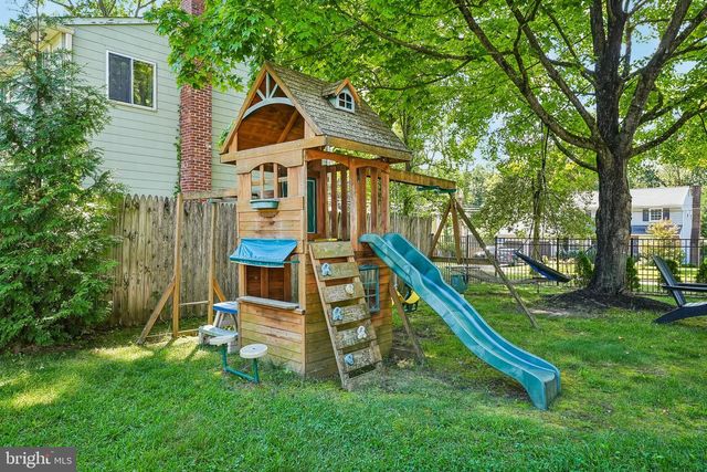 6 OLD TOWN RD, Cherry Hill, NJ 08034