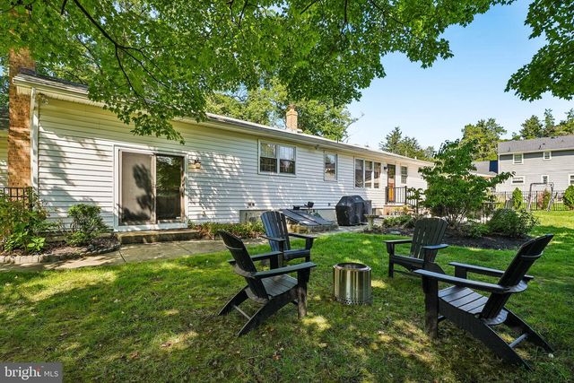 6 OLD TOWN RD, Cherry Hill, NJ 08034
