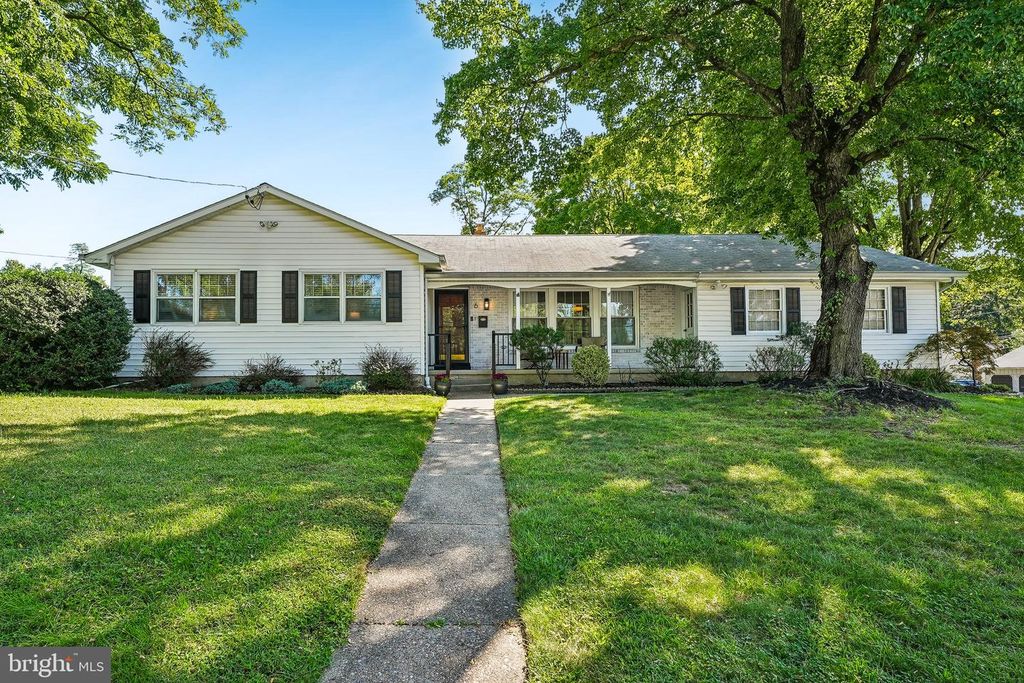 6 OLD TOWN RD, Cherry Hill, NJ 08034