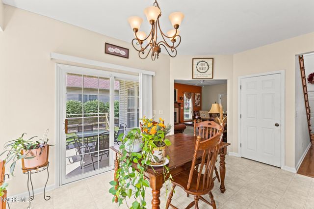 712 Whisperlake Road, Holland, OH 43528