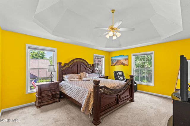 712 Whisperlake Road, Holland, OH 43528