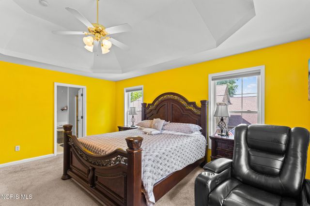 712 Whisperlake Road, Holland, OH 43528