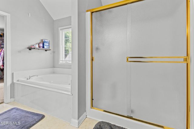 712 Whisperlake Road, Holland, OH 43528