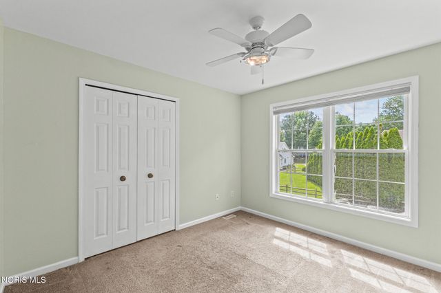 712 Whisperlake Road, Holland, OH 43528