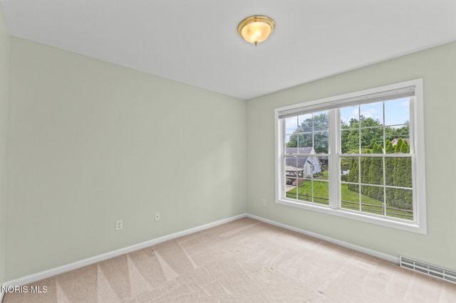 712 Whisperlake Road, Holland, OH 43528