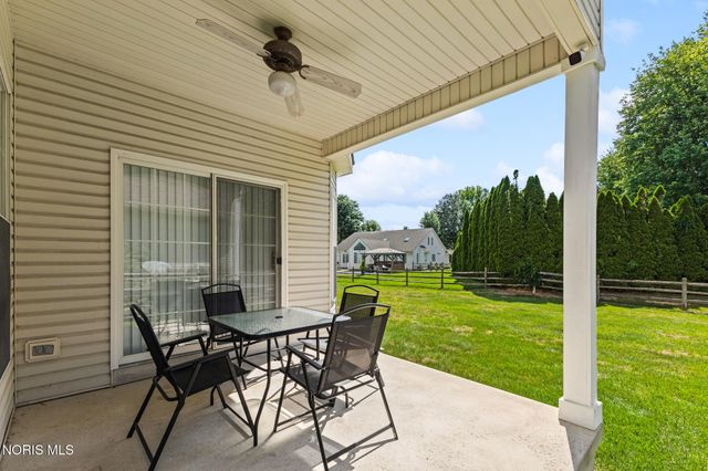 712 Whisperlake Road, Holland, OH 43528