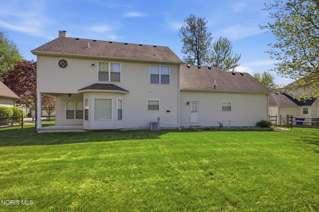 712 Whisperlake Road, Holland, OH 43528