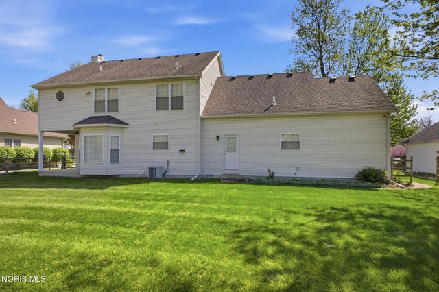 712 Whisperlake Road, Holland, OH 43528