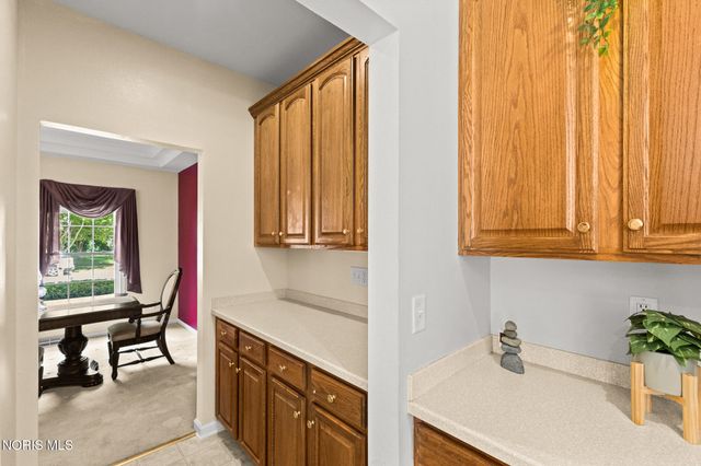712 Whisperlake Road, Holland, OH 43528