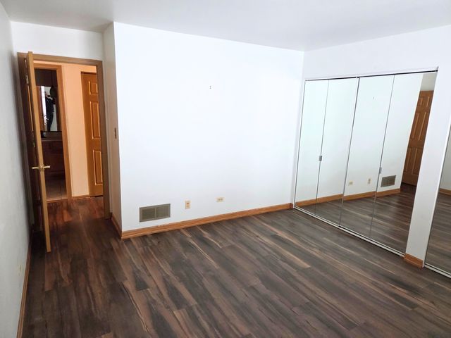 310 Starling Court B, Bloomingdale, IL 60108