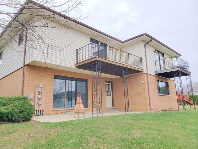 310 Starling Court B, Bloomingdale, IL 60108