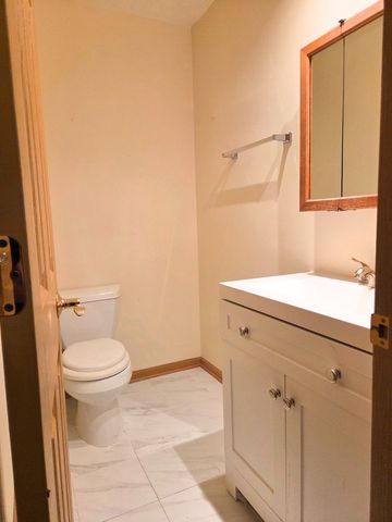 310 Starling Court B, Bloomingdale, IL 60108