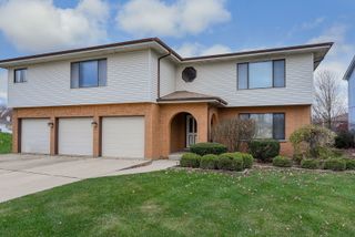 310 Starling Court B, Bloomingdale, IL 60108