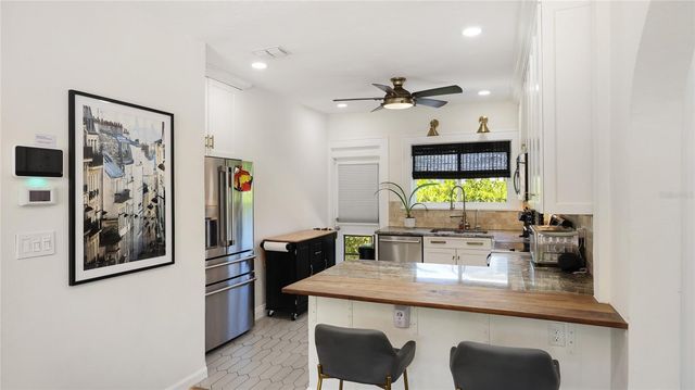 2327 7TH AVENUE W, Bradenton, FL 34205