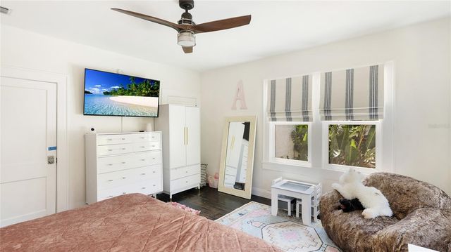 2327 7TH AVENUE W, Bradenton, FL 34205