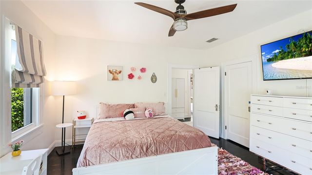 2327 7TH AVENUE W, Bradenton, FL 34205