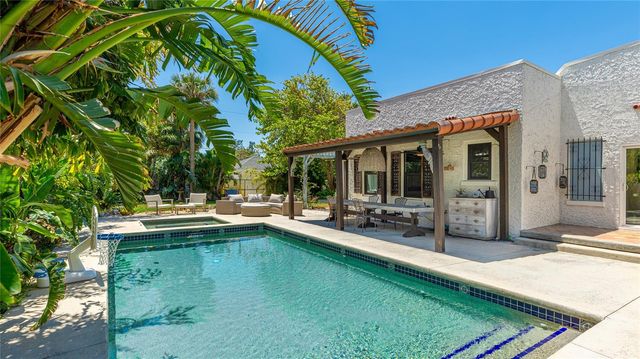 2327 7TH AVENUE W, Bradenton, FL 34205