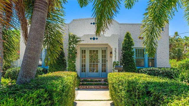 2327 7TH AVENUE W, Bradenton, FL 34205