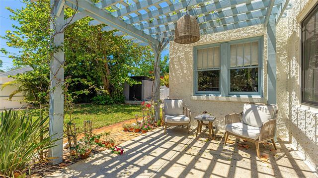 2327 7TH AVENUE W, Bradenton, FL 34205