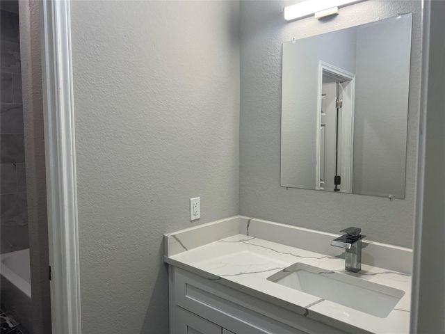 898 County Road 3556, Cleveland, TX 77327