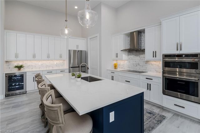 1148 Breakwater Breakwater CT, Marco Island, FL 34145