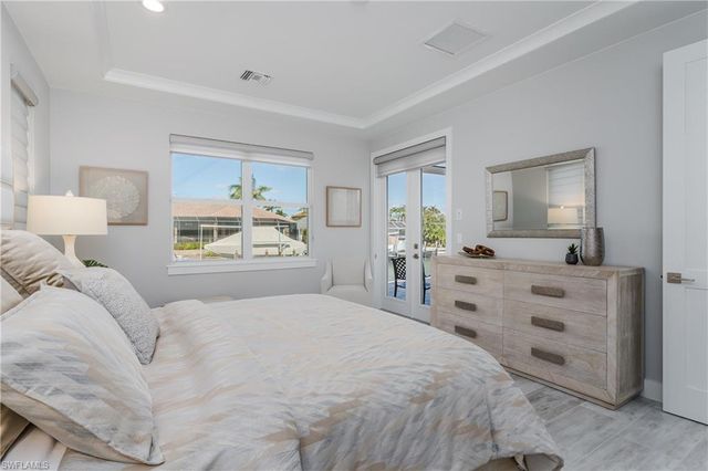 1148 Breakwater Breakwater CT, Marco Island, FL 34145