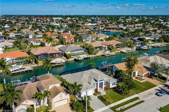 1148 Breakwater Breakwater CT, Marco Island, FL 34145