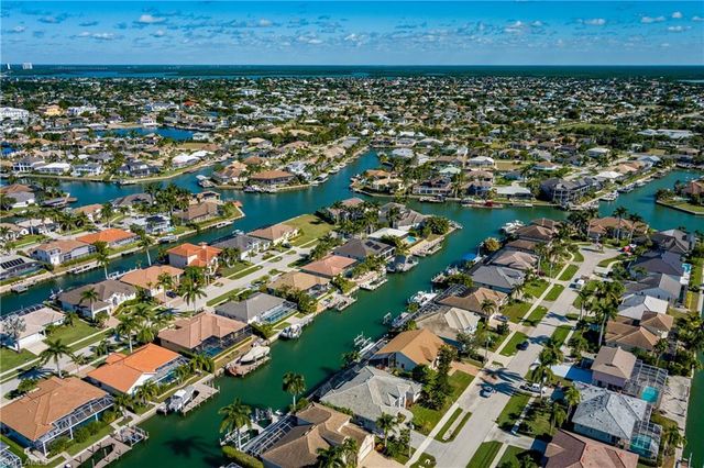 1148 Breakwater Breakwater CT, Marco Island, FL 34145