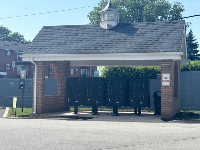 116 Country Drive, La Grange, IL 60525