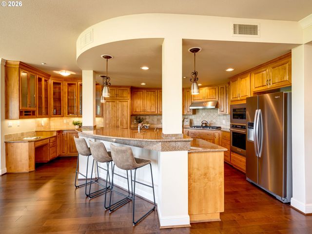 5433 Se SCENIC Ln 104, Vancouver, WA 98661