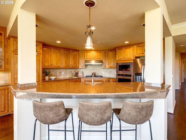 5433 Se SCENIC Ln 104, Vancouver, WA 98661