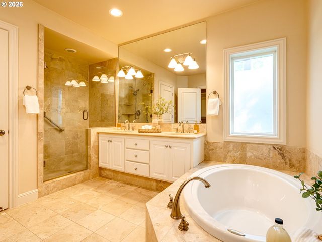 5433 Se SCENIC Ln 104, Vancouver, WA 98661