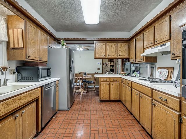 710 Deano Dr, Tuttle, OK 73089