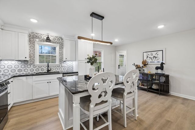 301 Carol Dr, Columbia, TN 38401