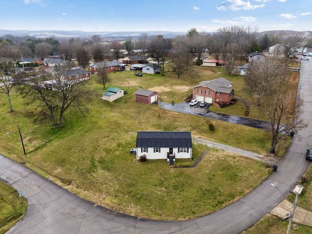 301 Carol Dr, Columbia, TN 38401